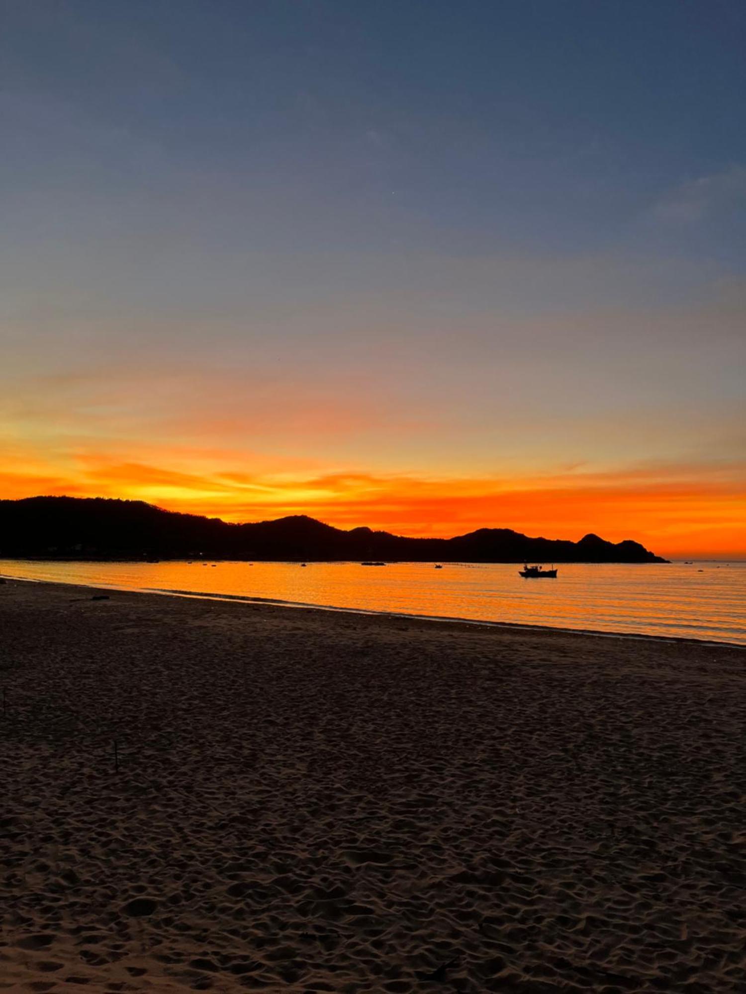 Robinson Beach Bungalow Vinh Hoa Buitenkant foto