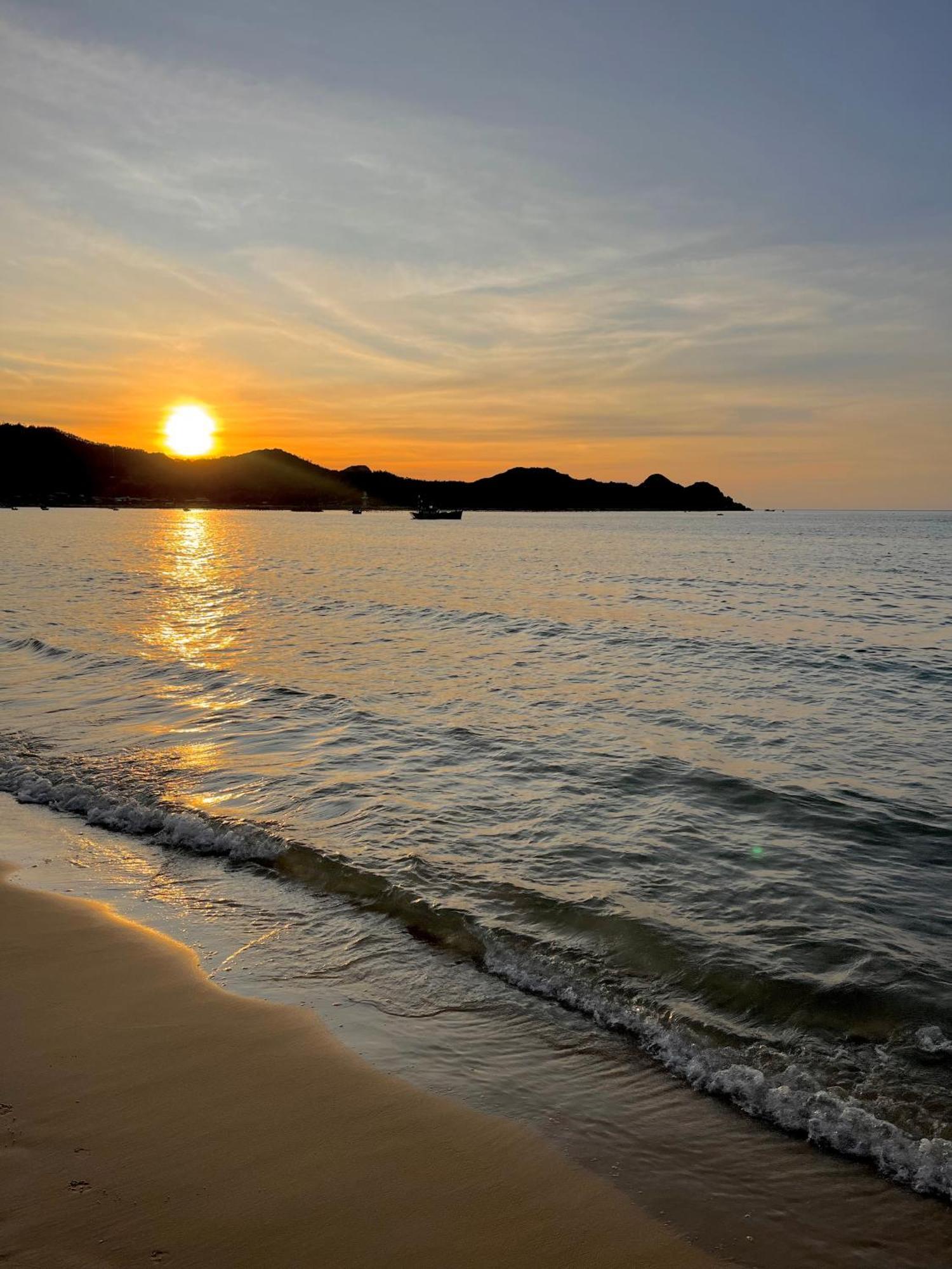 Robinson Beach Bungalow Vinh Hoa Buitenkant foto