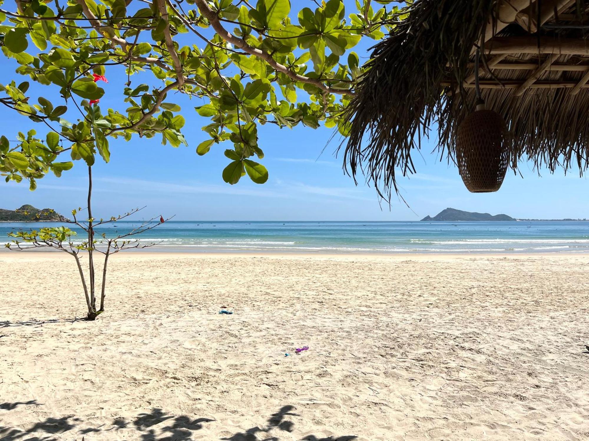 Robinson Beach Bungalow Vinh Hoa Buitenkant foto