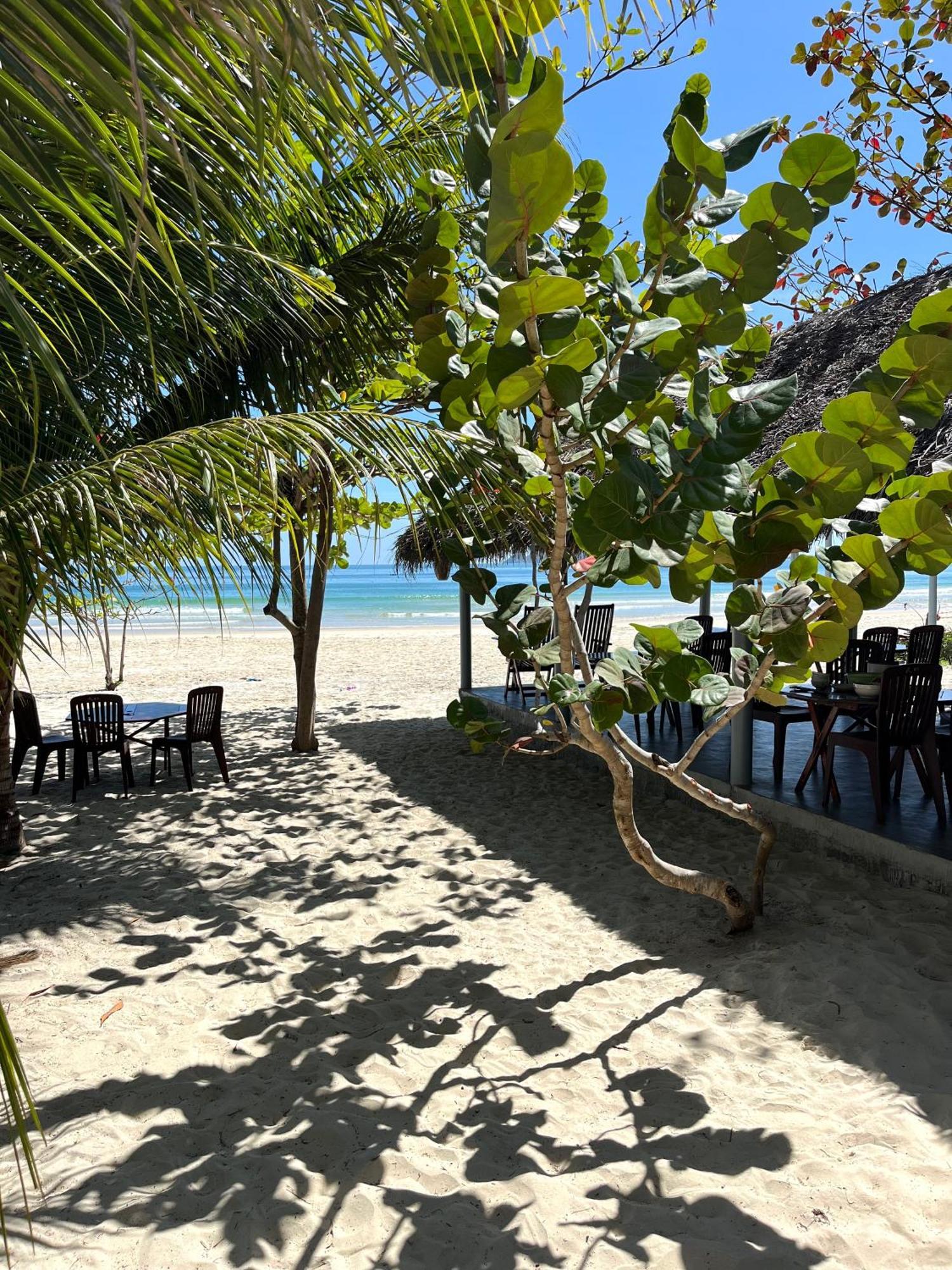 Robinson Beach Bungalow Vinh Hoa Buitenkant foto