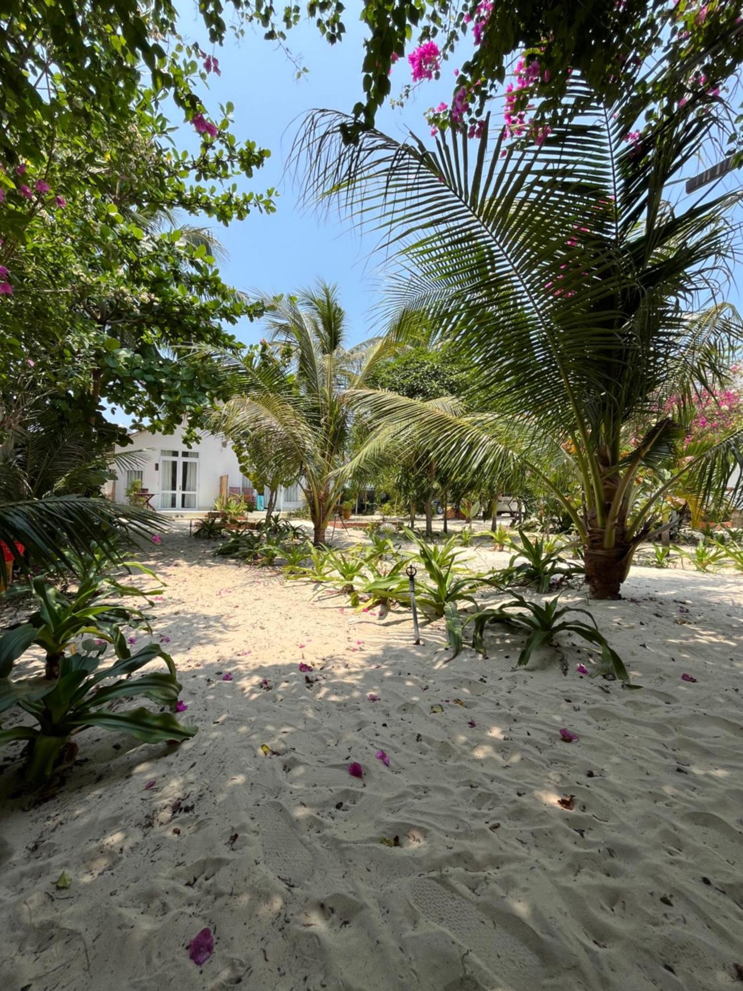 Robinson Beach Bungalow Vinh Hoa Buitenkant foto