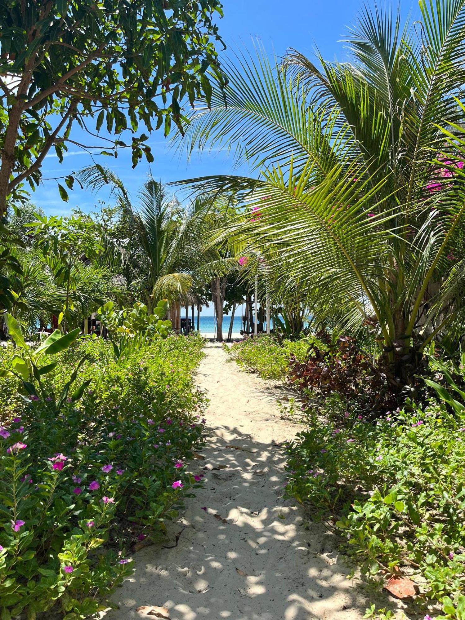 Robinson Beach Bungalow Vinh Hoa Buitenkant foto