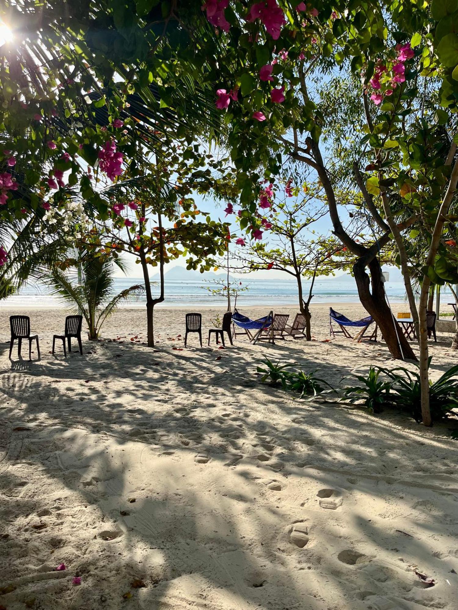 Robinson Beach Bungalow Vinh Hoa Buitenkant foto